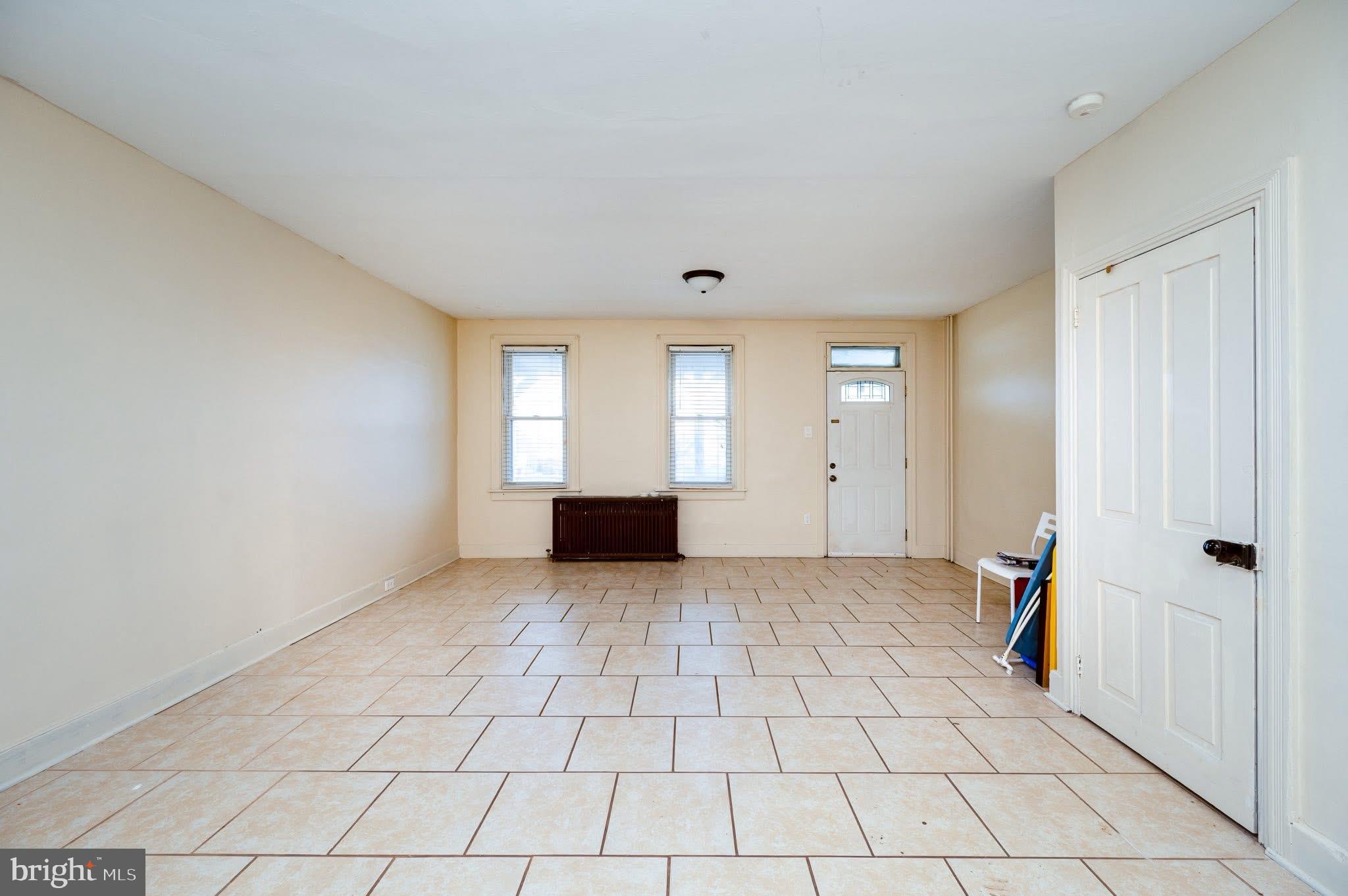 3019 Kutztown Road Reading, PA 19605 - Photo 20 of 40 Spacious entryway with natural light.