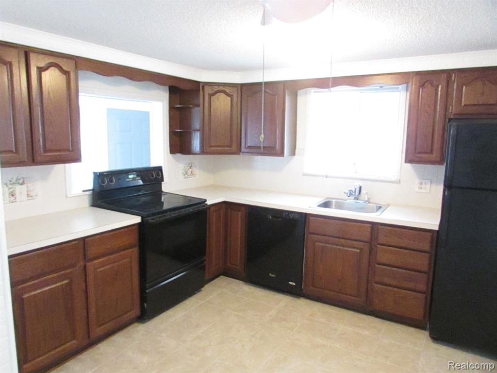 2003 Belsay Road Burton, MI 48519 - Photo 14 of 47