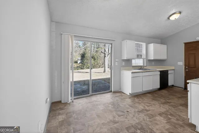 $219,900 | 10248 Briarbay Loop, Jonesboro, GA 30238