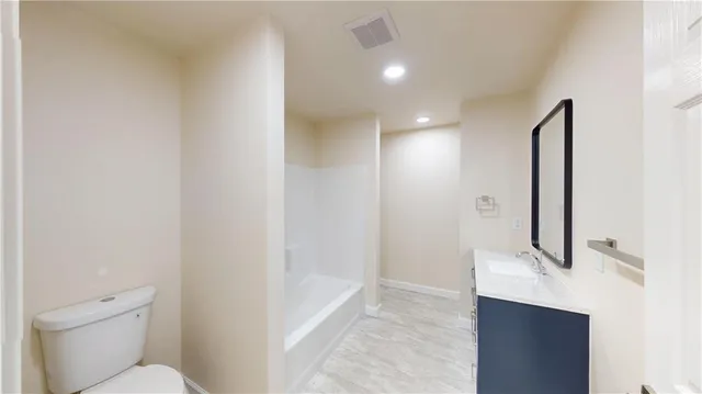 $159,900 | 727 West Hickory Street, Nevada, MO 64772