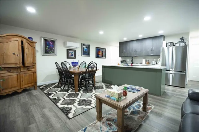 $159,900 | 727 West Hickory Street, Nevada, MO 64772