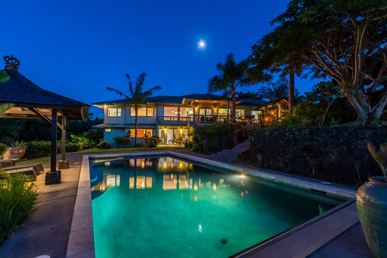 195 Mauu Place Haiku, HI 96708 - Photo 4 of 30 a view of a swimming pool with a patio