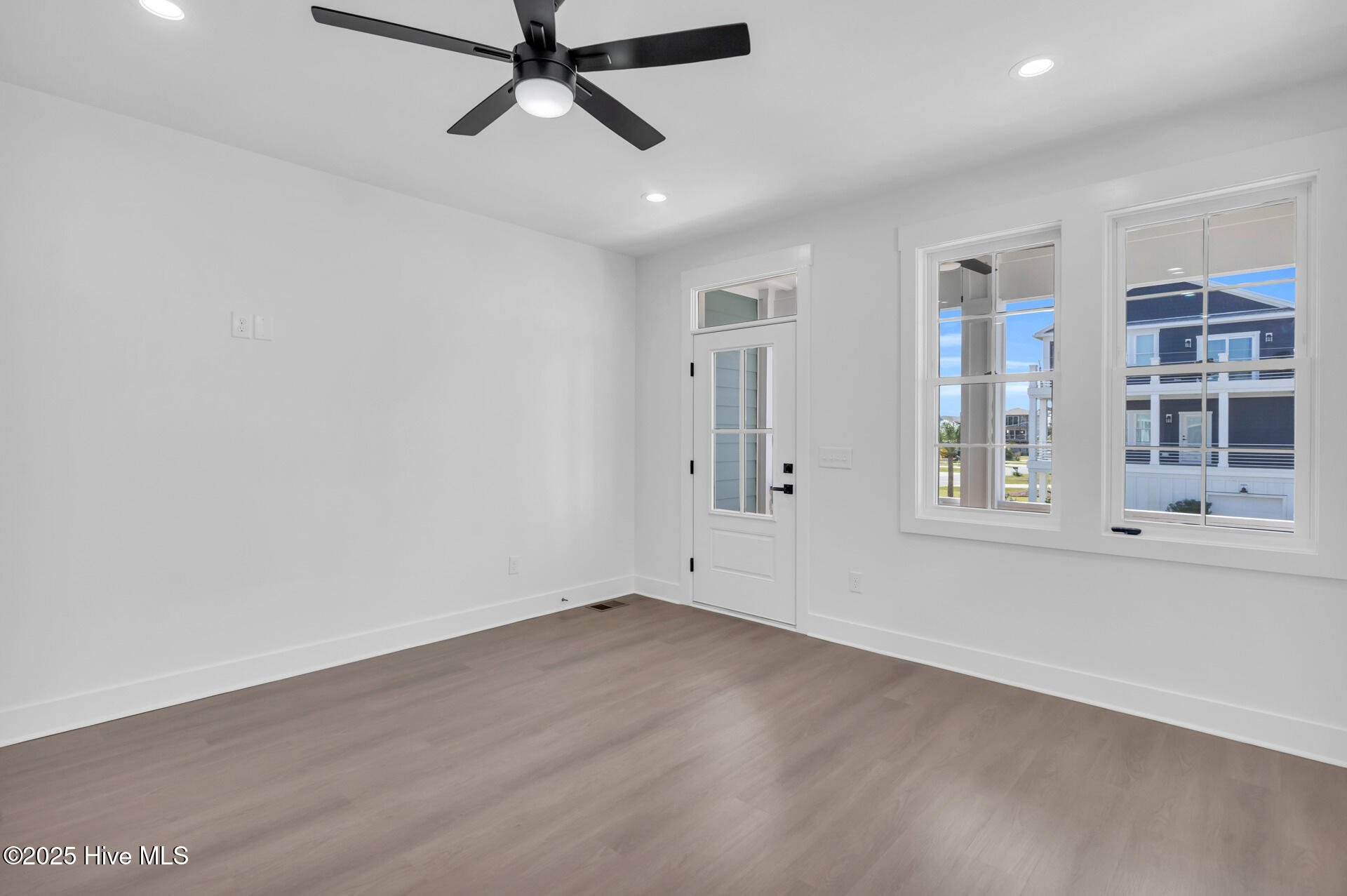 1416 Snapper Lane, Unit 1 Carolina Beach, NC 28428 - Photo 8 of 46 12_500 n carolina ave 00009