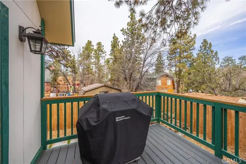 $549,000 | 433 Imperial Avenue, Sugarloaf, CA 92386