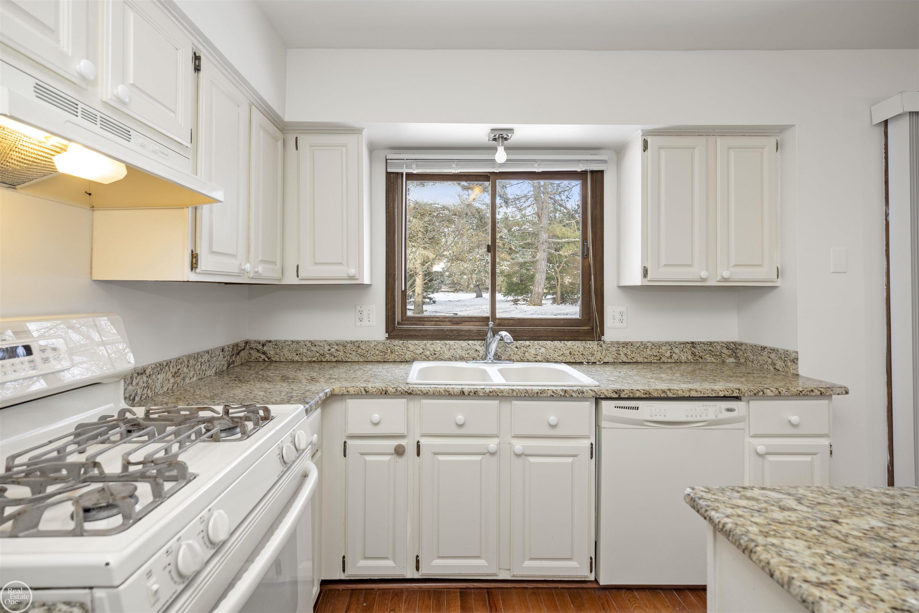 441 Silvervale Drive Rochester Hills, MI 48309 - Photo 17 of 65