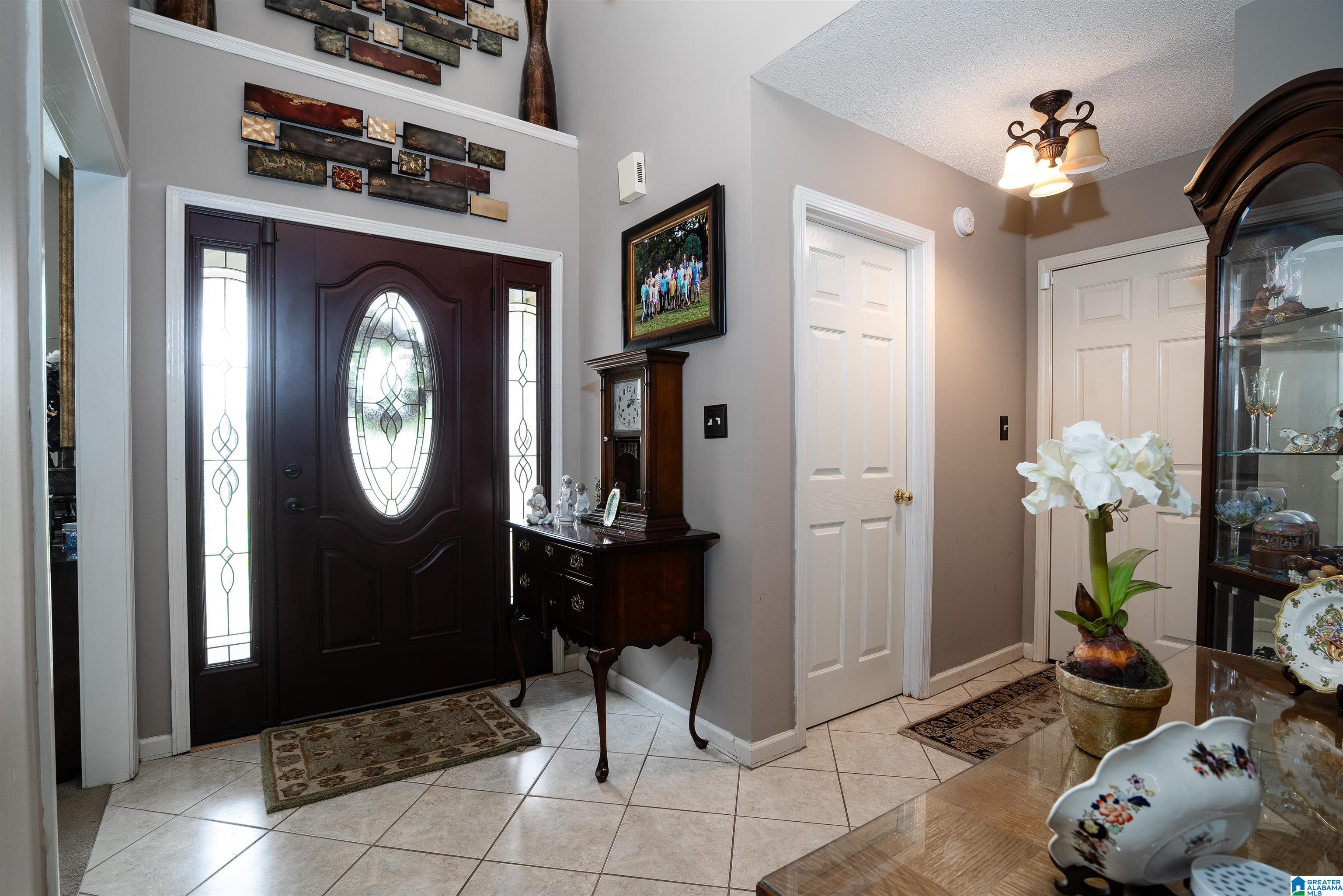 128 Greenfield Lane Alabaster, AL 35007 - Photo 3 of 22