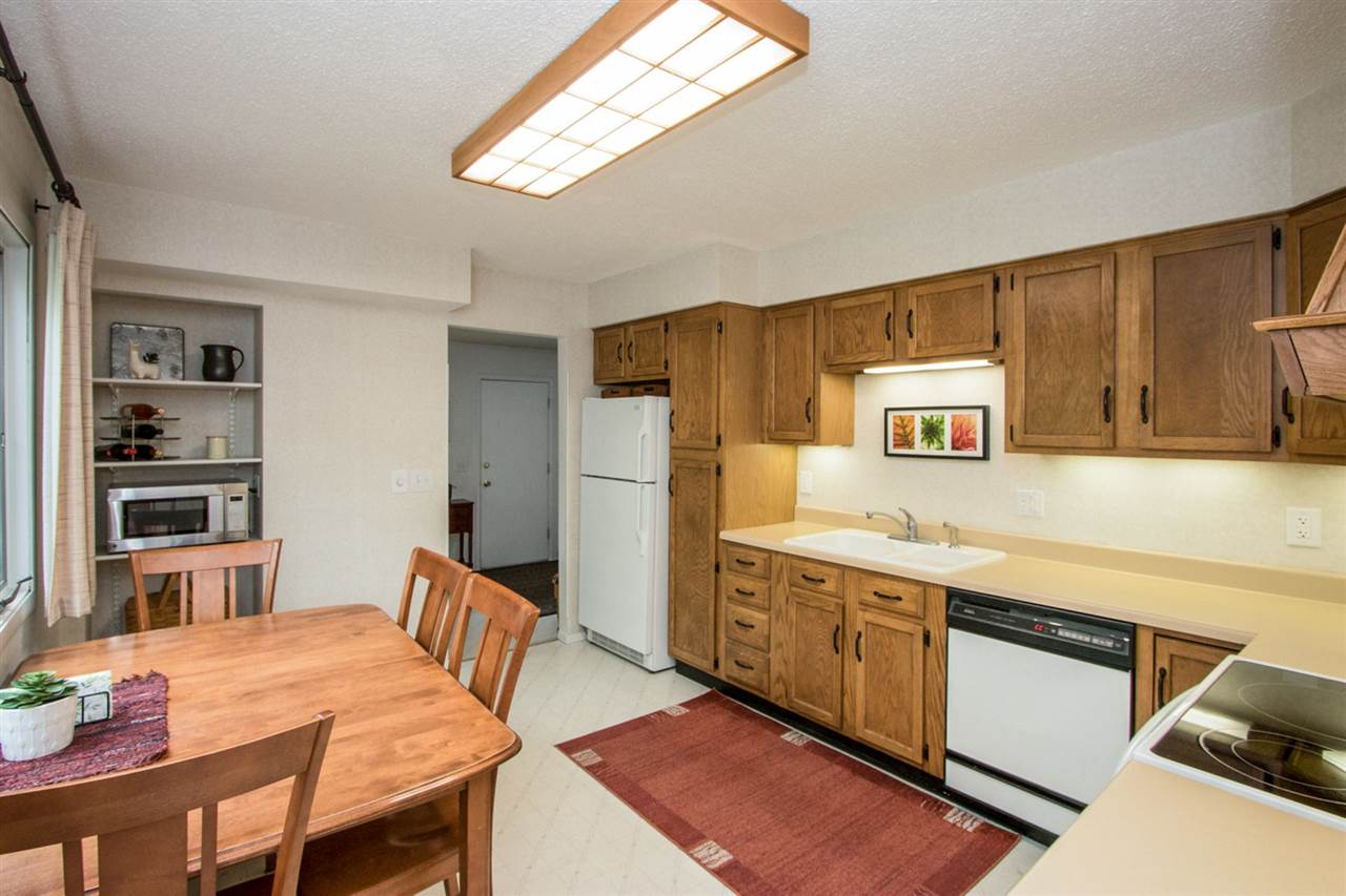 714 Cole Road Coralville, IA 52241 - Photo 9 of 27 Gallery Image 9