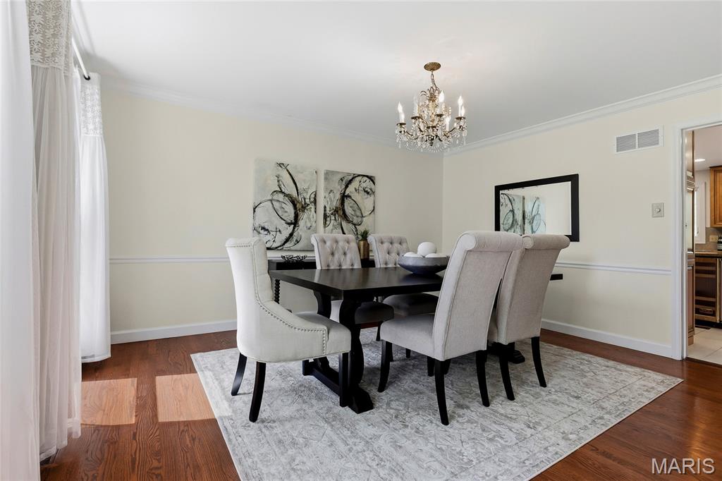 16 Williamsburg Road Creve Coeur, MO 63141 - Photo 5 of 51 Gallery Image 5