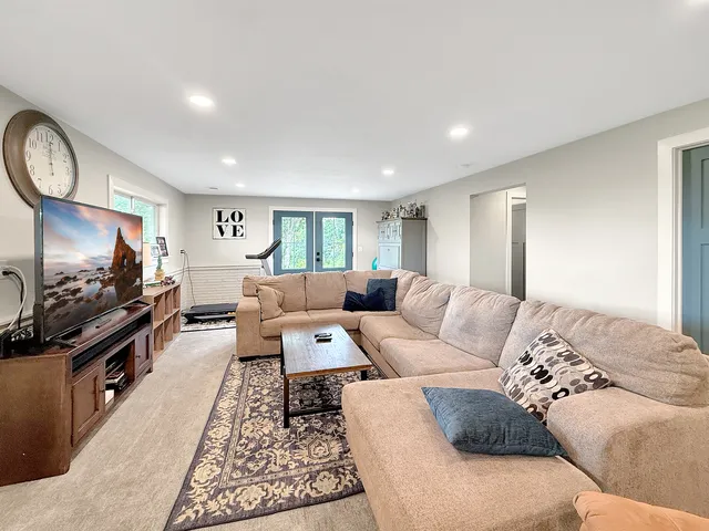 $599,900 | 4567 West Stephenson St Road, Freeport, IL 61032