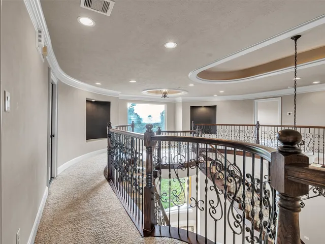 a view of entryway with a front door