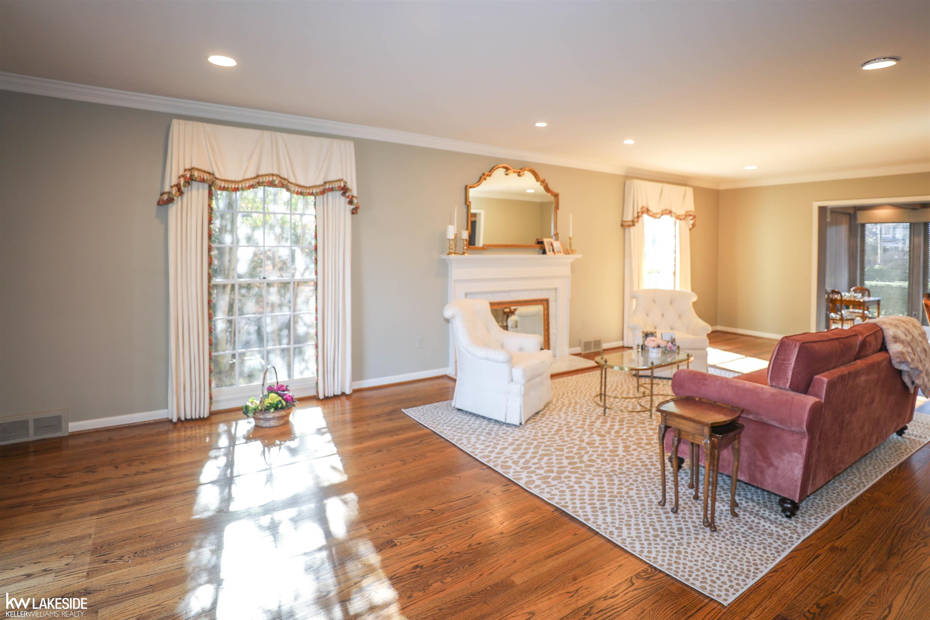 49 Renaud Road Grosse Pointe, MI 48236 - Photo 15 of 52 50104865-14.JPG