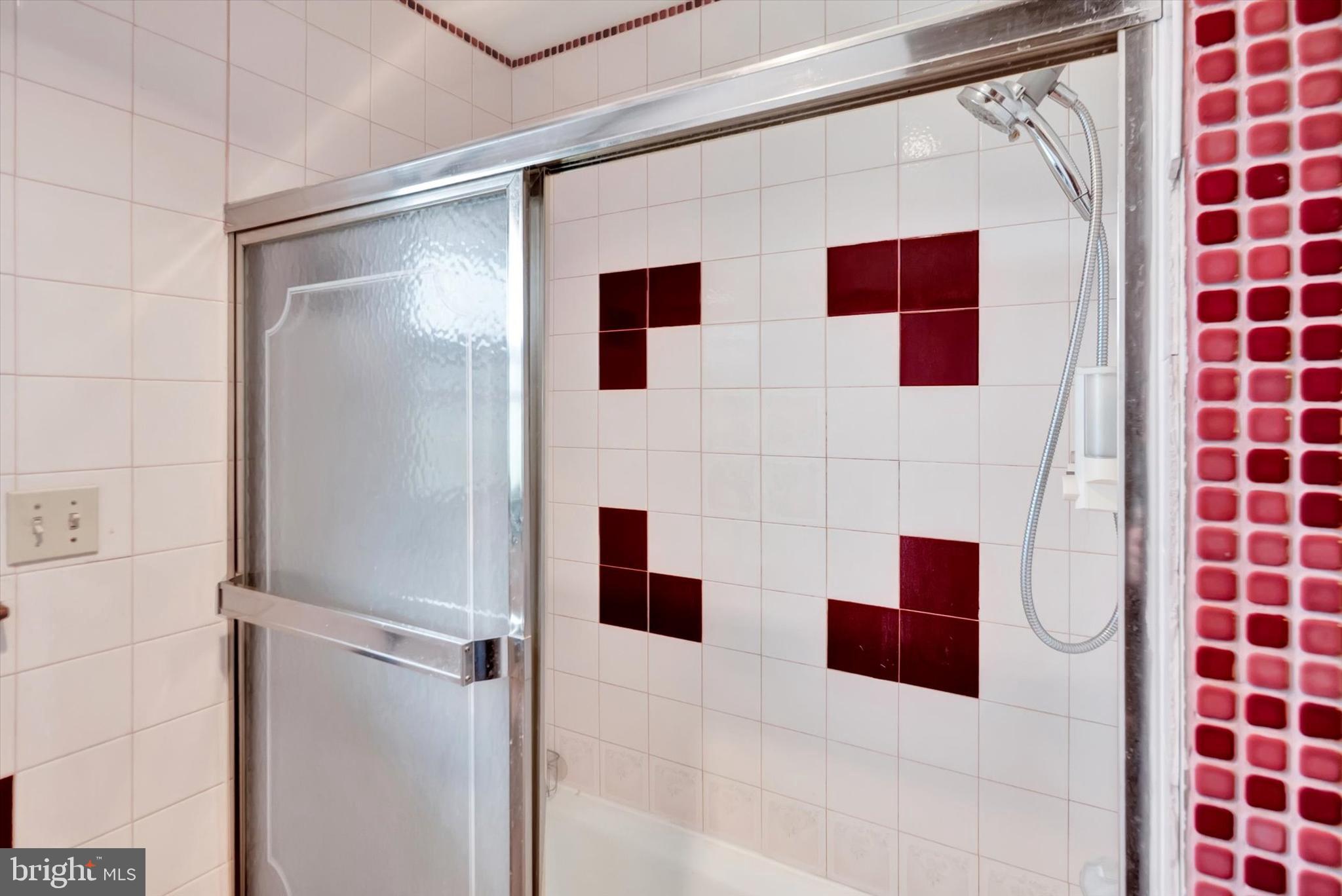20331 Townsend Road Rohrersville, MD 21779 - Photo 13 of 28 Bath Tile Surround