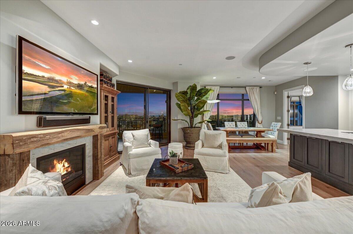 7181 East Camelback Road, Unit 608 Scottsdale, AZ 85251 - Photo 3 of 47 06-Living Sitting
