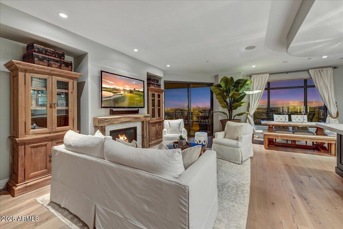 7181 East Camelback Road, Unit 608 Scottsdale, AZ 85251 - Photo 5 of 47 07-Living