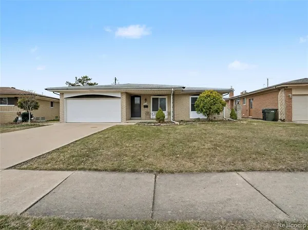 $2,000 | 36458 Jeffrey Drive, Sterling Heights, MI 48310