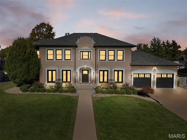 $2,695,000 | 7321 Westmoreland Drive, University City, MO 63130