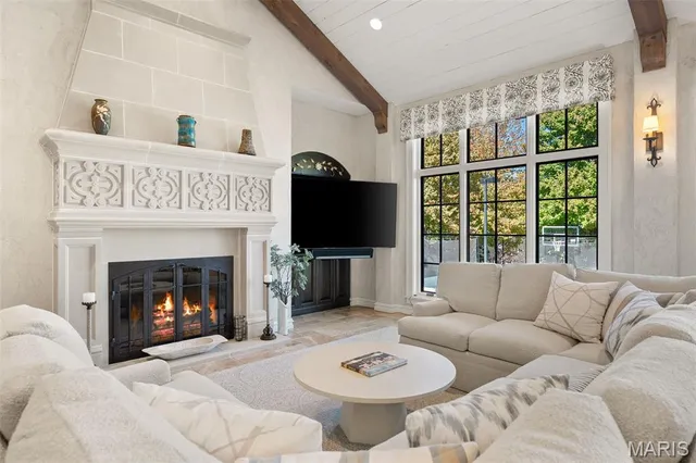 $2,695,000 | 7321 Westmoreland Drive, University City, MO 63130