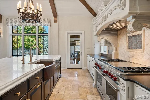 $2,695,000 | 7321 Westmoreland Drive, University City, MO 63130