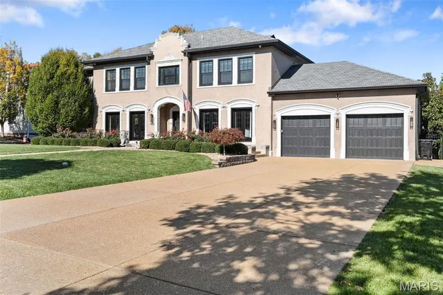$2,695,000 | 7321 Westmoreland Drive, University City, MO 63130