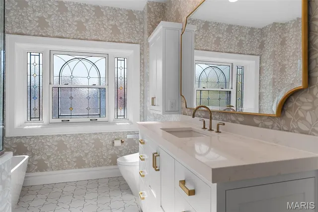 $2,695,000 | 7321 Westmoreland Drive, University City, MO 63130