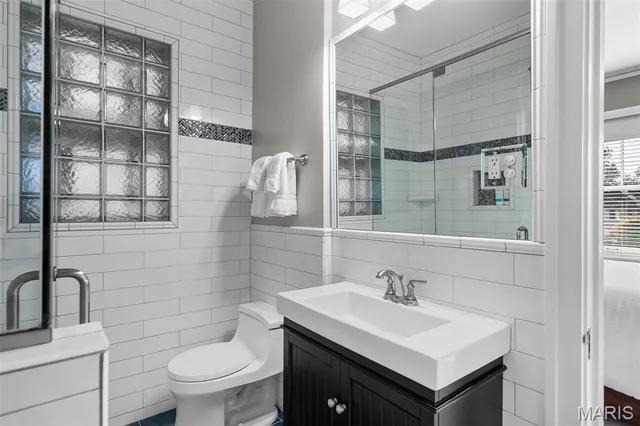 $2,695,000 | 7321 Westmoreland Drive, University City, MO 63130