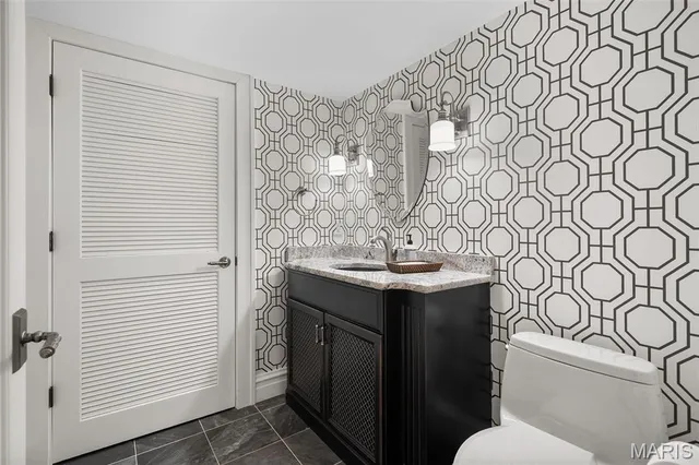 $2,695,000 | 7321 Westmoreland Drive, University City, MO 63130