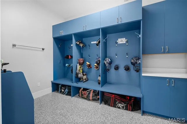 $2,695,000 | 7321 Westmoreland Drive, University City, MO 63130