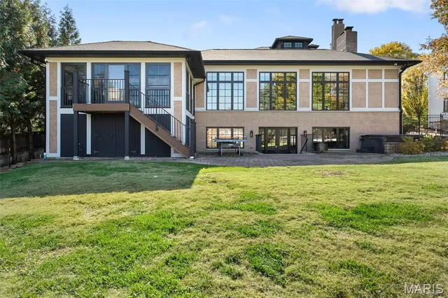 $2,695,000 | 7321 Westmoreland Drive, University City, MO 63130