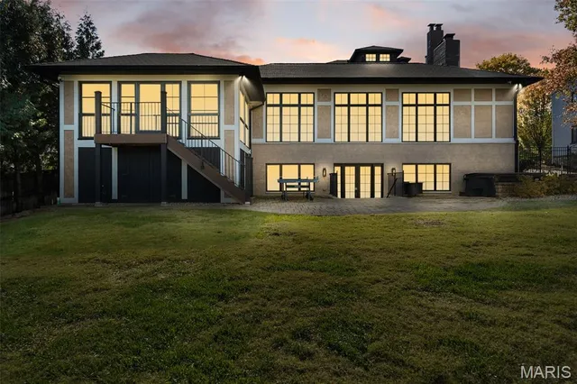 $2,695,000 | 7321 Westmoreland Drive, University City, MO 63130