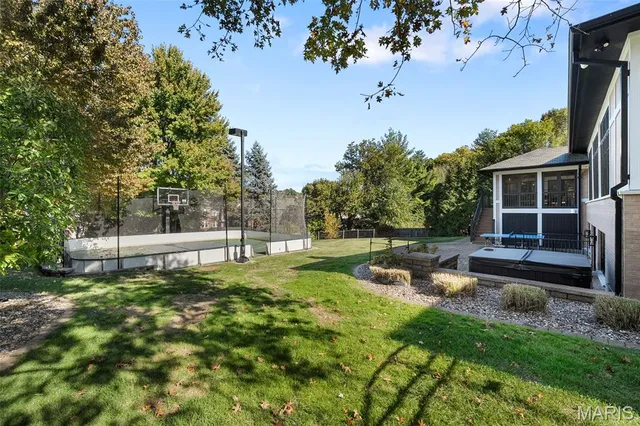 $2,695,000 | 7321 Westmoreland Drive, University City, MO 63130