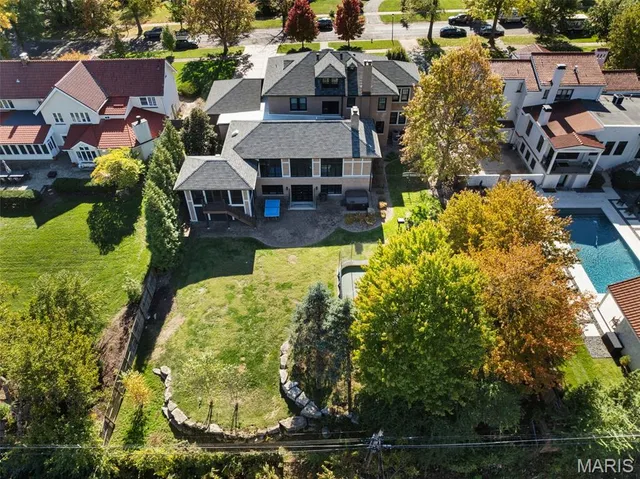 $2,695,000 | 7321 Westmoreland Drive, University City, MO 63130