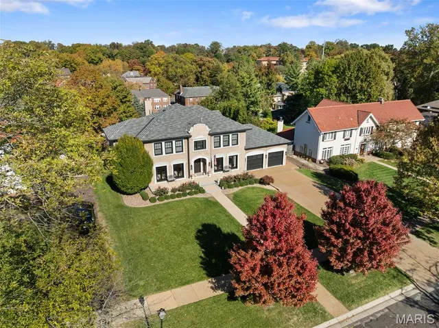 $2,695,000 | 7321 Westmoreland Drive, University City, MO 63130