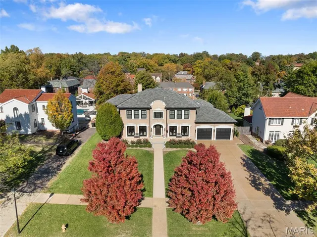 $2,695,000 | 7321 Westmoreland Drive, University City, MO 63130