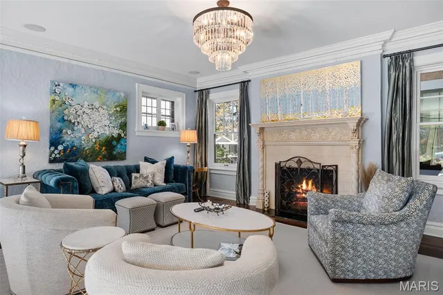 $2,695,000 | 7321 Westmoreland Drive, University City, MO 63130