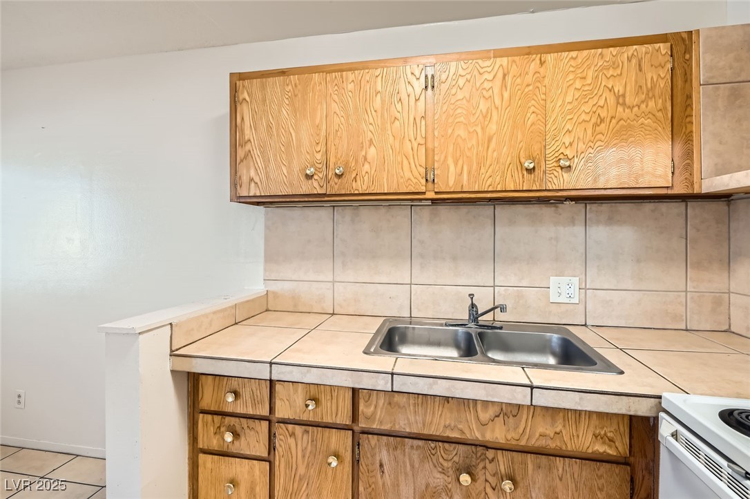 212 Orland Street, Unit 19 Las Vegas, NV 89107 - Photo 7 of 12