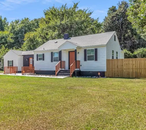 $189,900 | 4025 East Whitehaven Park Circle, Memphis, TN 38116