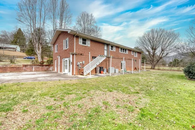 $375,000 | 6112 Byers Creek Road, Young Harris, GA 30582