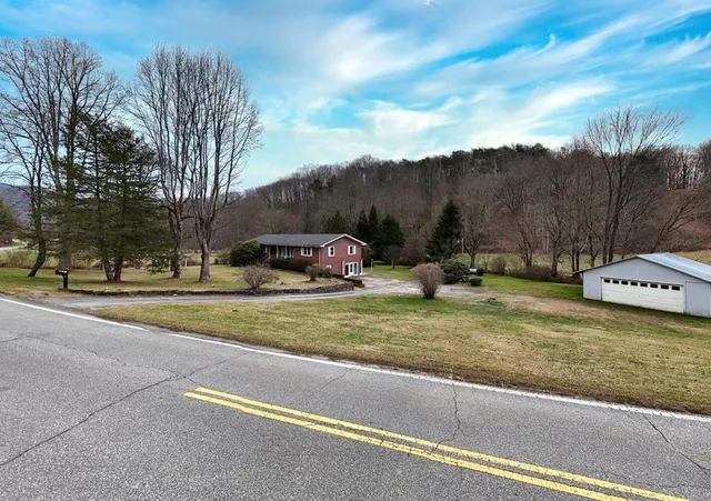 $375,000 | 6112 Byers Creek Road, Young Harris, GA 30582