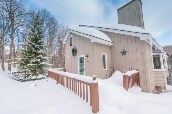 $579,000 | 68 Ellis Brook Road, West Dover, VT 05356