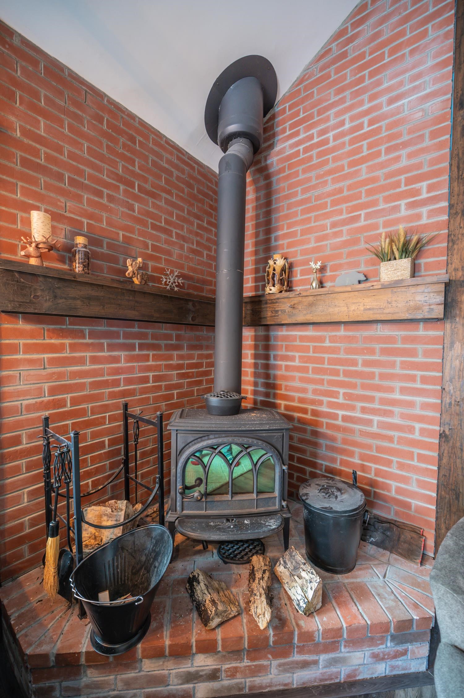 68 Ellis Brook Road West Dover, VT 05356 - Photo 5 of 27