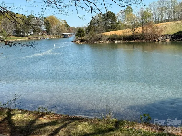 $2,750,000 | 4677 Stratford Lane, Denver, NC 28037