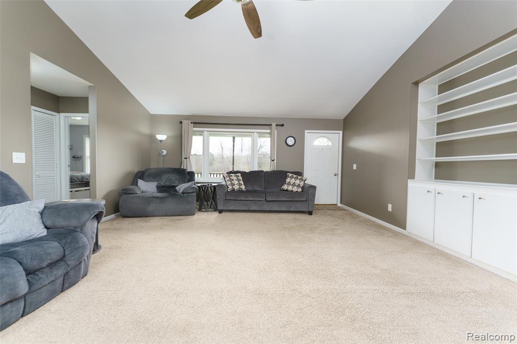 10488 West Grand River Road Fowlerville, MI 48836 - Photo 2 of 34