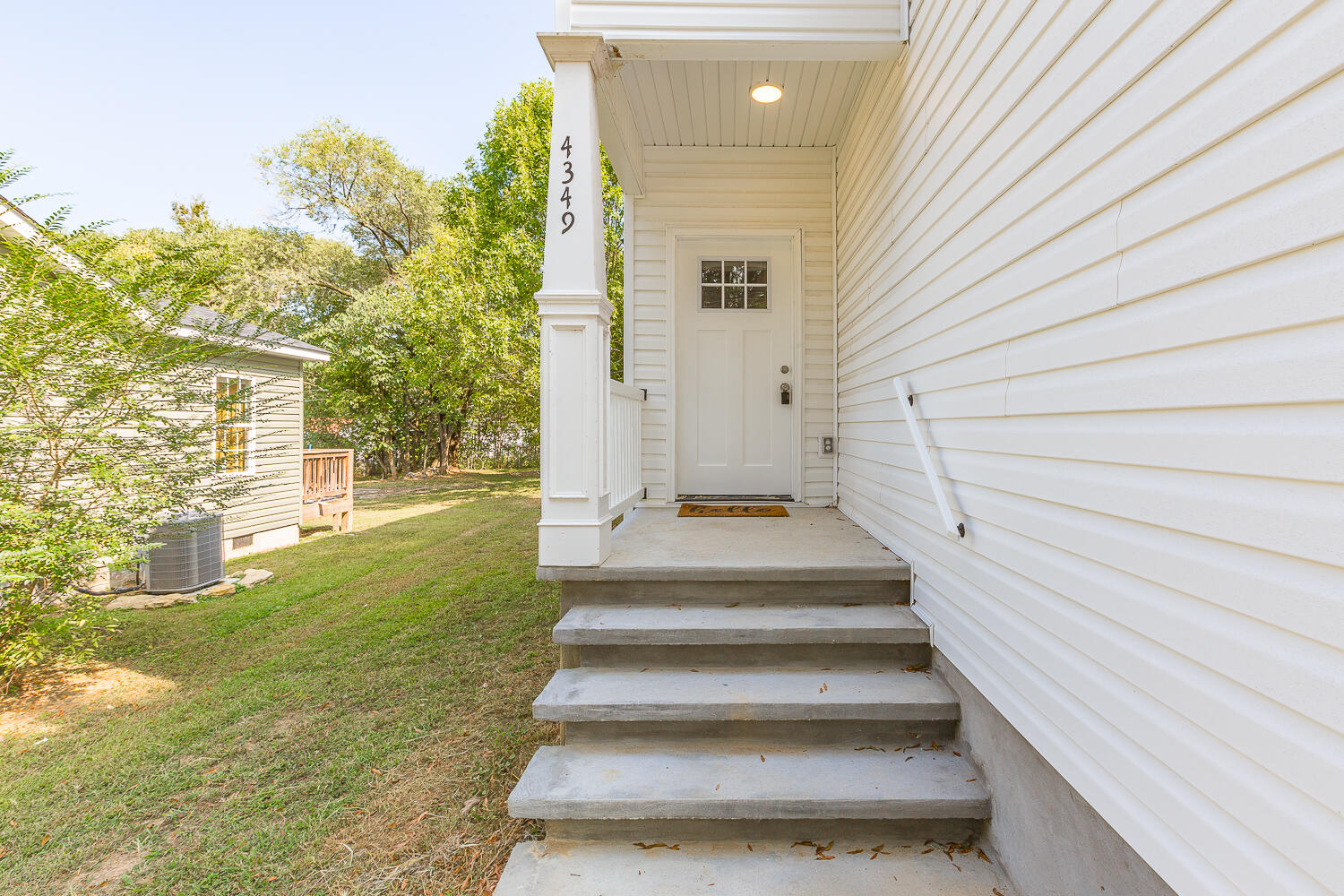 4349 Greenbriar Road Chattanooga, TN 37412 - Photo 3 of 31 Come on in!