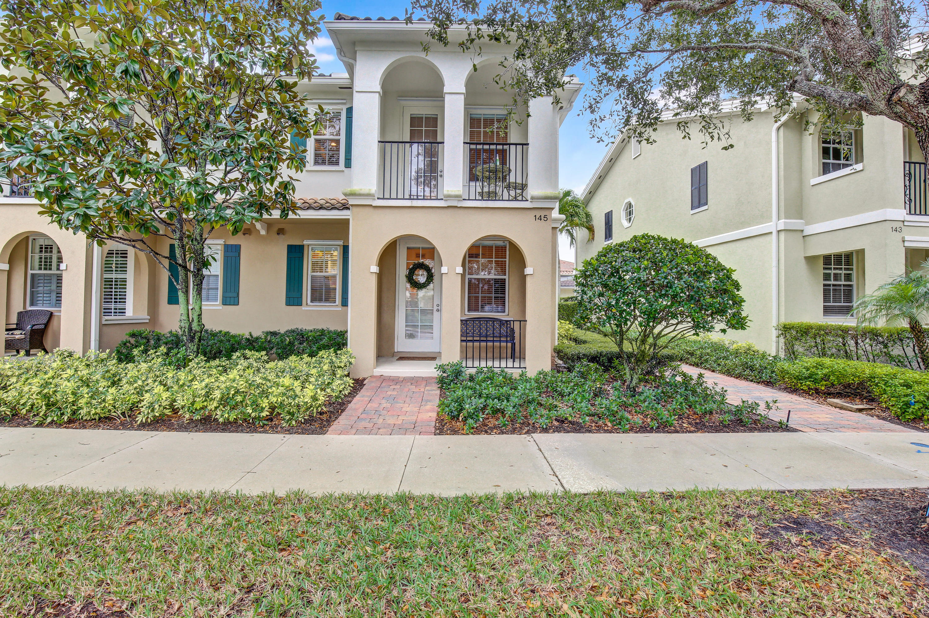 145 Rivinia Drive Jupiter, FL 33458 - Photo 2 of 21 145 Rivinia Dr Abacoa FL 33458-print-001