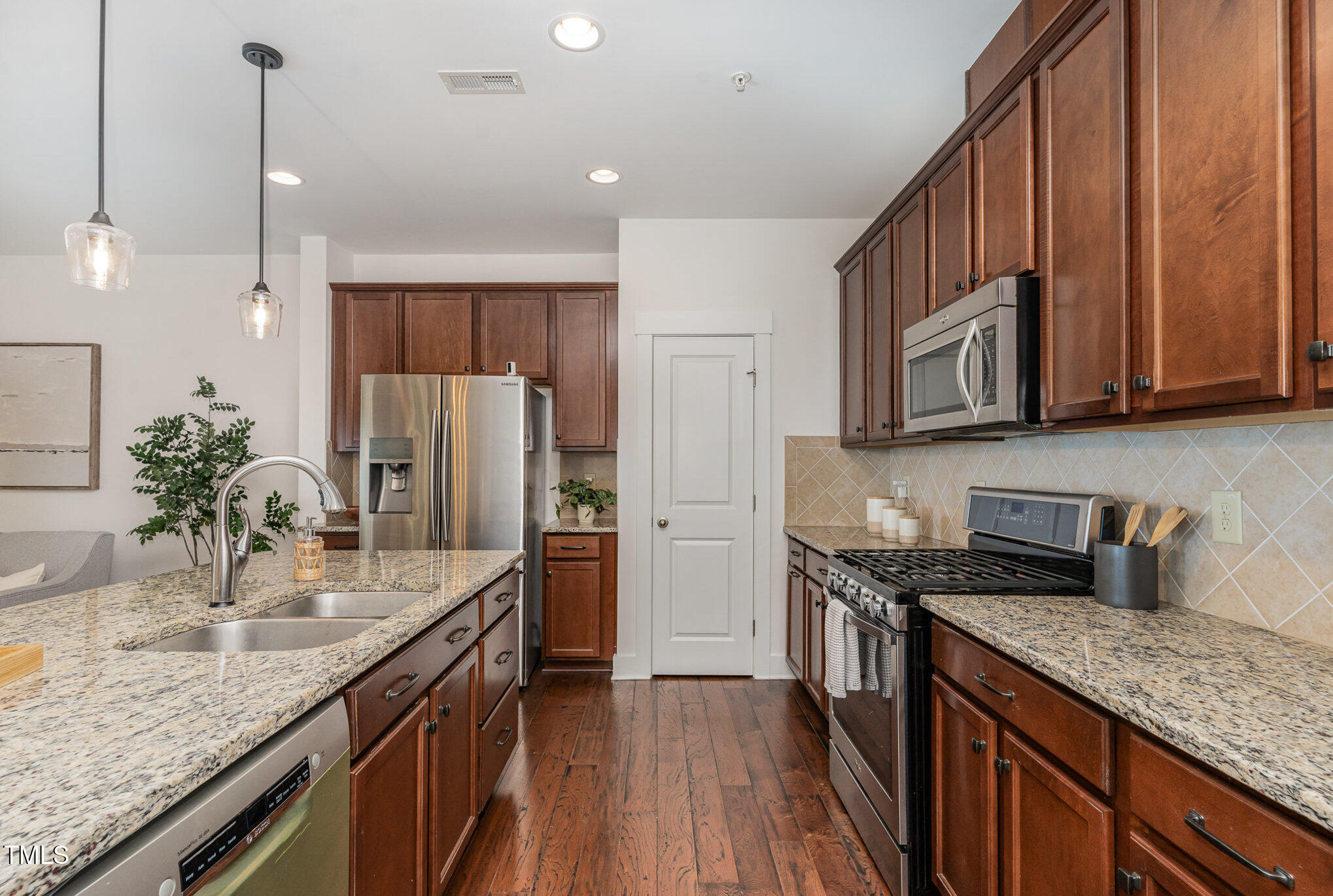 9203 Semana Walk Raleigh, NC 27617 - Photo 10 of 37 Kitchen