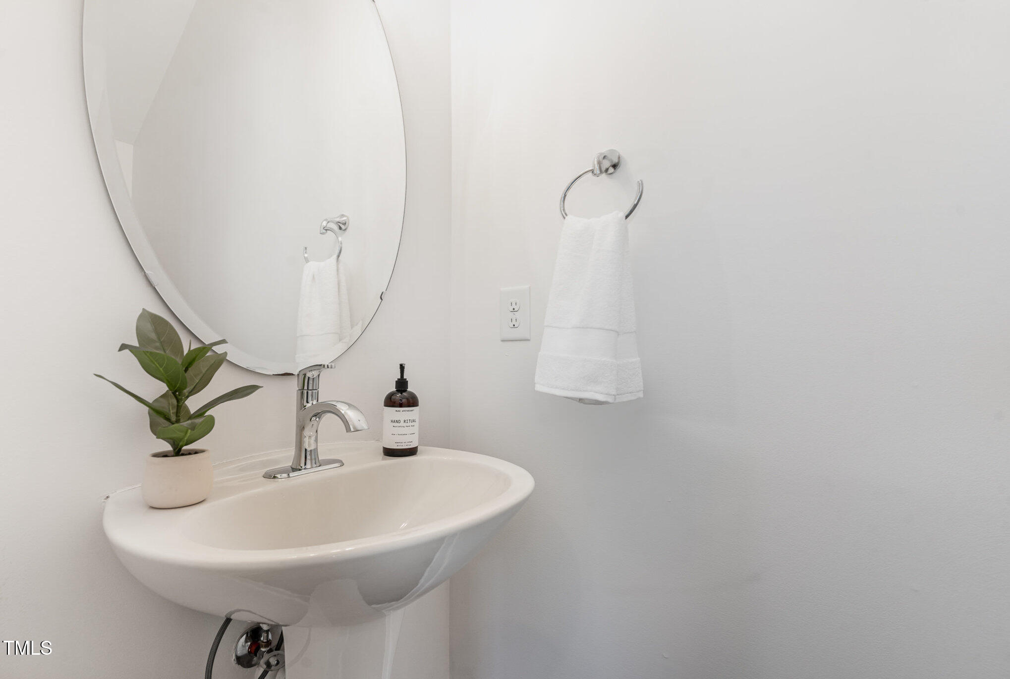 9203 Semana Walk Raleigh, NC 27617 - Photo 13 of 37 Powder Bath
