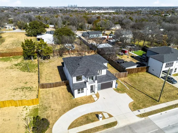$5,000 | 531 West Laureland Road, Dallas, TX 75232
