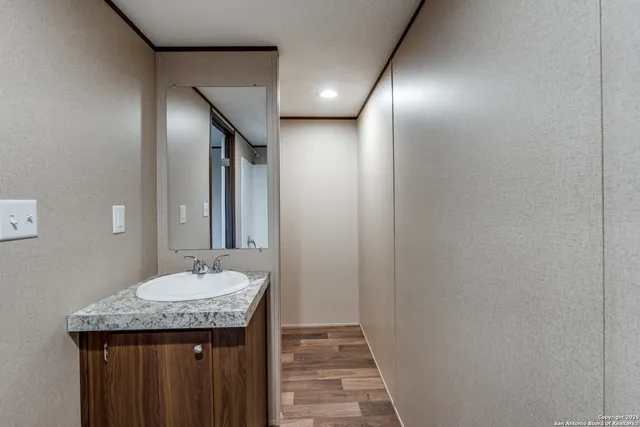 a view of empty room with window