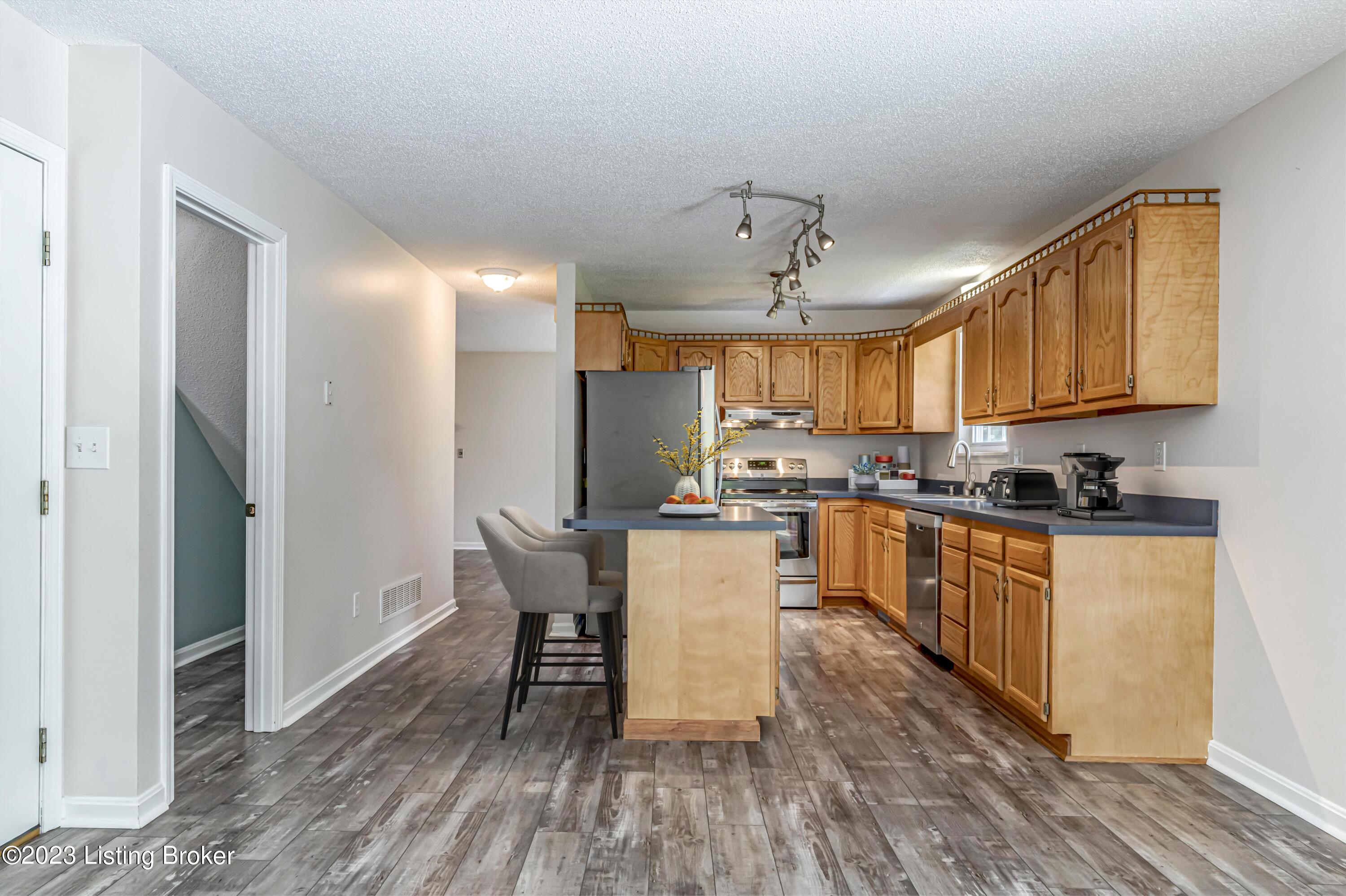 373 Redwing Road Brandenburg, KY 40108 - Photo 7 of 57 15Kitchen-min