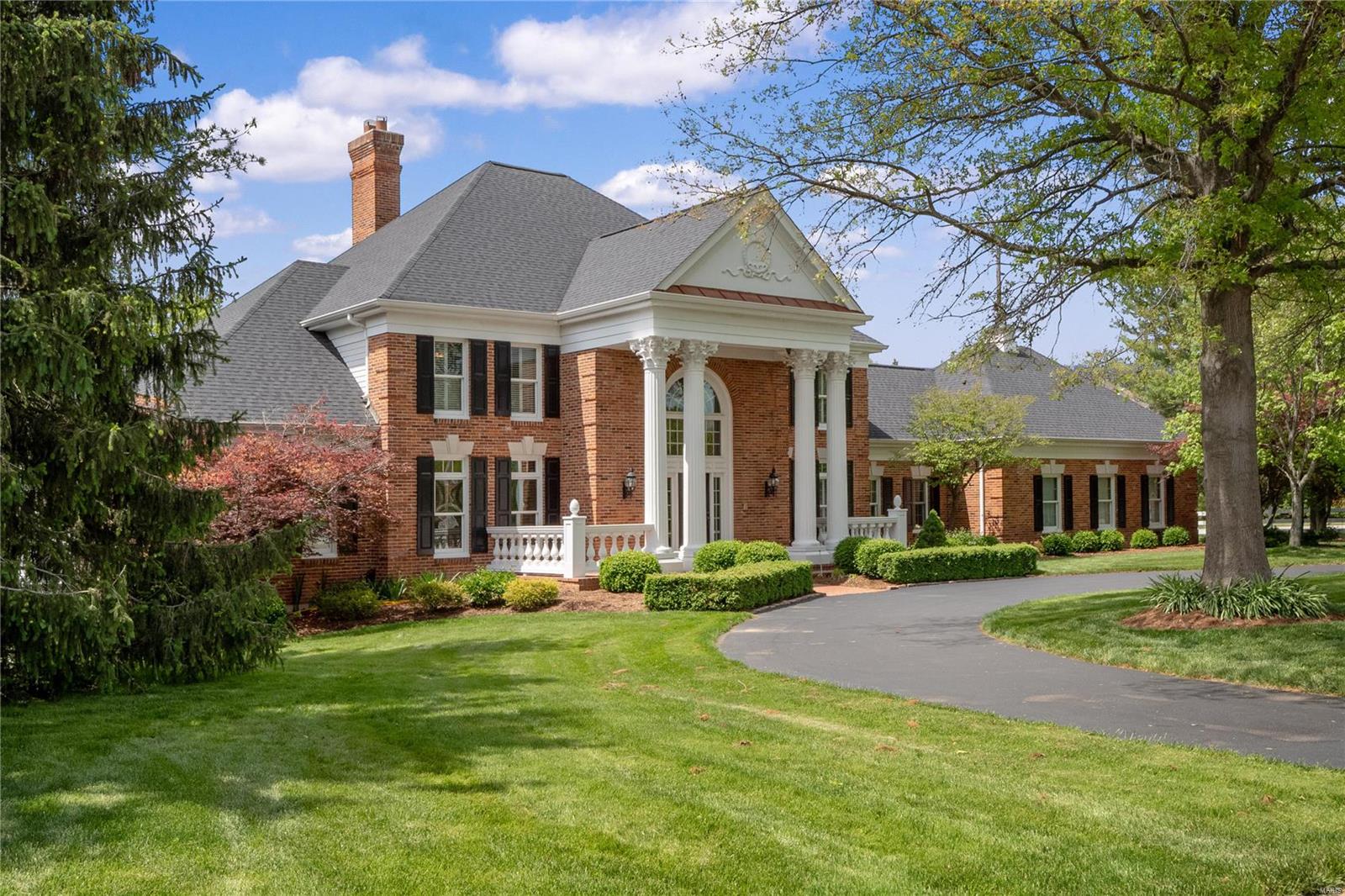 403 Rolling View Road Creve Coeur, MO 63141 - Photo 2 of 25 Gallery Image 2